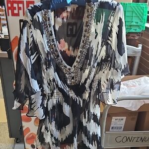 Solitaire Monochrome Beaded V-Neck Blouse